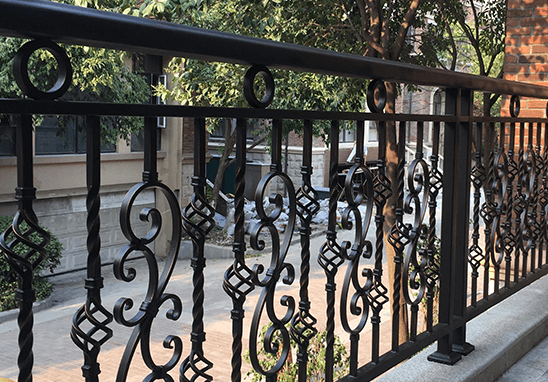 鋅鋼欄桿有哪些應(yīng)用優(yōu)勢(shì)？